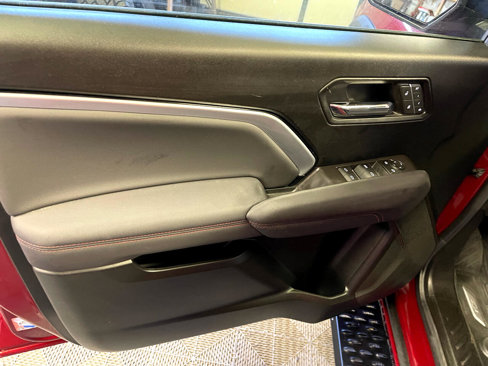 Used 2024 Chevrolet Colorado Z71 w/ Z71 Convenience Package 2 image 25