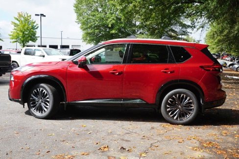 New 2026 Nissan Rogue Platinum image 2