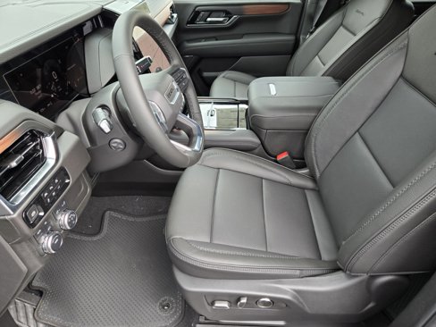 New 2025 GMC Yukon Denali w/ Sun & Power Step Package image 6