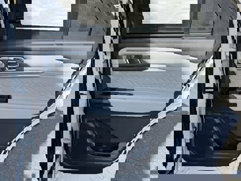 New 2025 Ford Explorer Platinum image 34