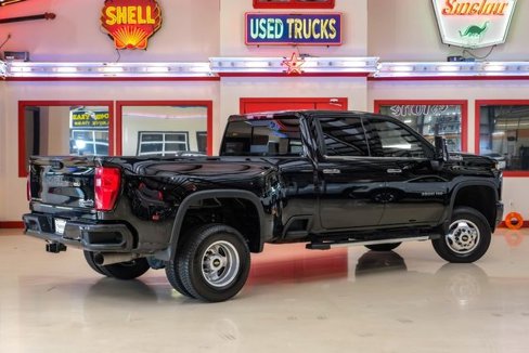Used 2022 Chevrolet Silverado 3500 High Country w/ Safety Package II image 3