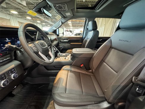 New 2025 GMC Sierra 3500 Denali w/ Denali Reserve Package image 15