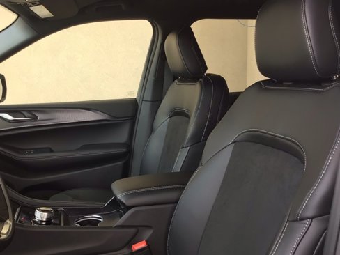New 2025 Jeep Grand Cherokee L Laredo image 18