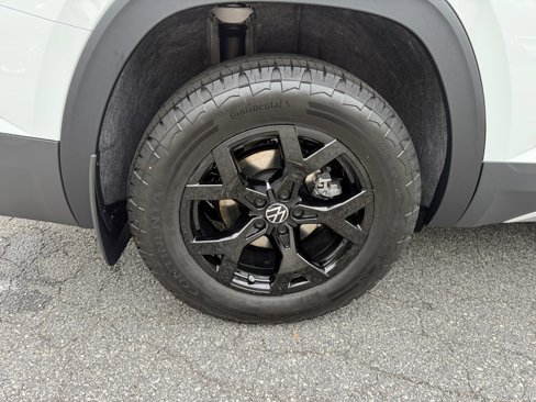 New 2025 Volkswagen Atlas Peak Edition SE image 23