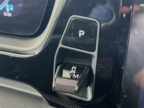 Used 2025 Porsche Cayenne image 19