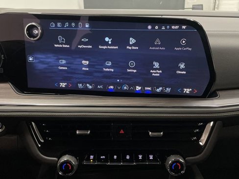 New 2025 Chevrolet Suburban Premier image 8