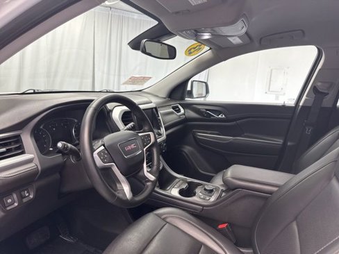Used 2023 GMC Acadia SLT image 8
