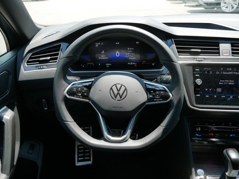 Certified 2024 Volkswagen Tiguan SE R-Line image 21