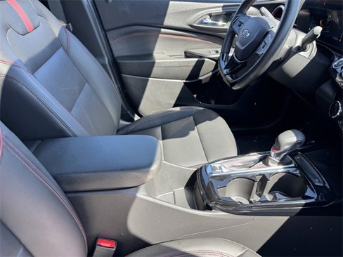 Certified 2024 Chevrolet Trax RS w/ Sunroof Package image 7