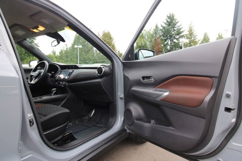 Used 2023 Nissan Kicks SR image 18