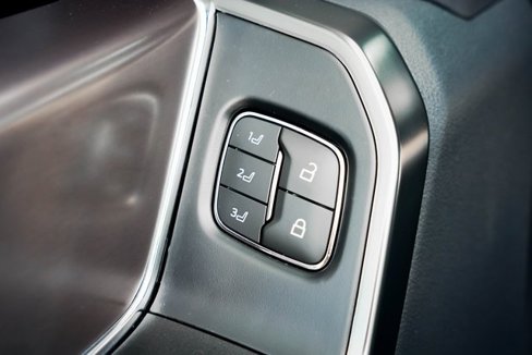 Used 2024 Ford F150 Platinum image 19