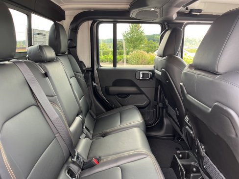 New 2025 Jeep Gladiator Sport image 22