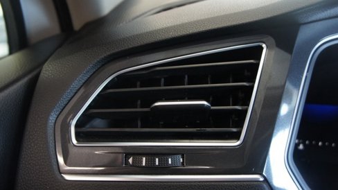 Used 2022 Volkswagen Tiguan SE image 24