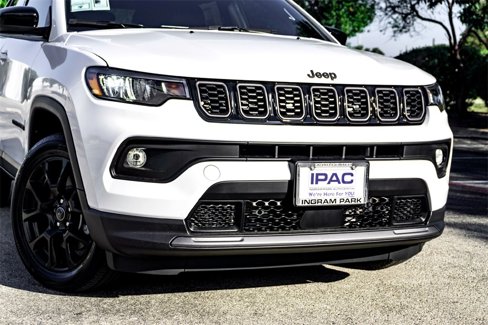 New 2026 Jeep Compass Latitude image 3