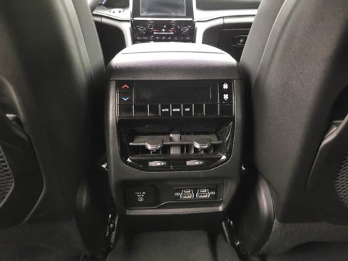 Used 2024 Jeep Grand Cherokee L Laredo image 46