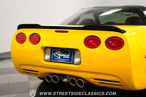 Used 2003 Chevrolet Corvette Coupe w/ Preferred Equipment Group image 26