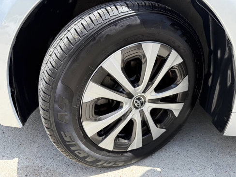 Used 2022 Toyota Corolla LE image 20