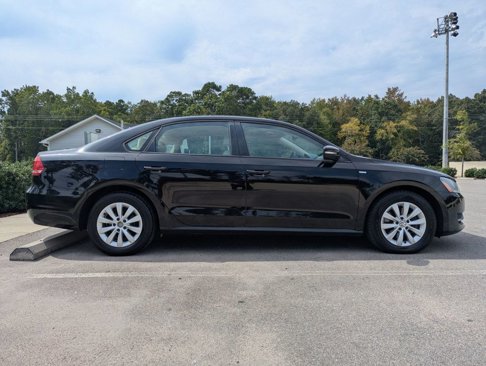 Used 2013 Volkswagen Passat Wolfsburg Edition image 10