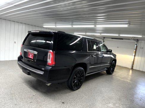 Used 2019 GMC Yukon XL Denali image 6