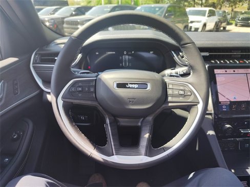 New 2025 Jeep Grand Cherokee Limited w/ Luxury Tech Group II image 17