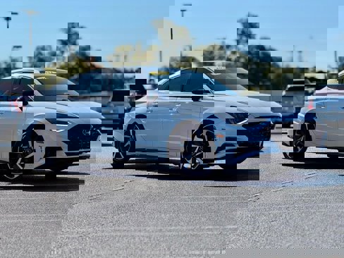 Used 2021 Hyundai Sonata SEL Plus w/ Tech Package image 2