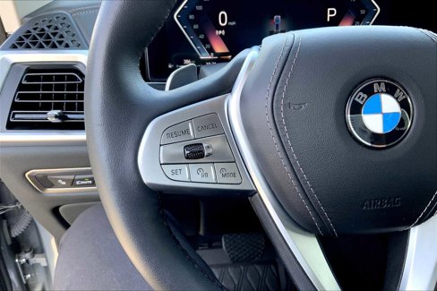 Used 2024 BMW X7 xDrive40i w/ Premium Package image 22