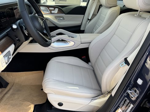 New 2026 Mercedes-Benz GLS 450 4MATIC image 18