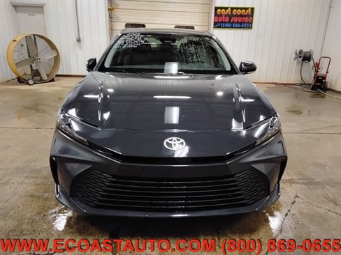 Used 2025 Toyota Camry XSE image 7