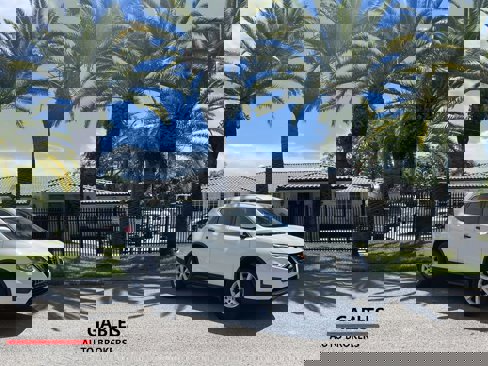 Used 2017 Nissan Rogue S image 1