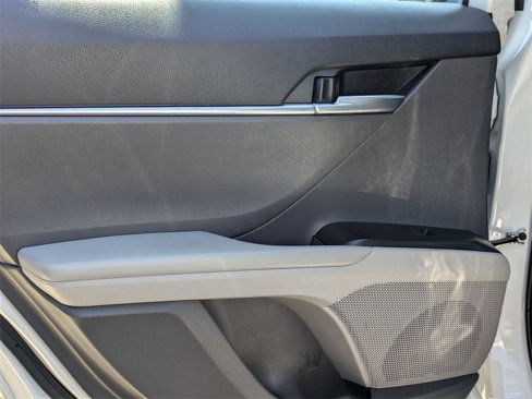 Used 2024 Toyota Camry SE image 24