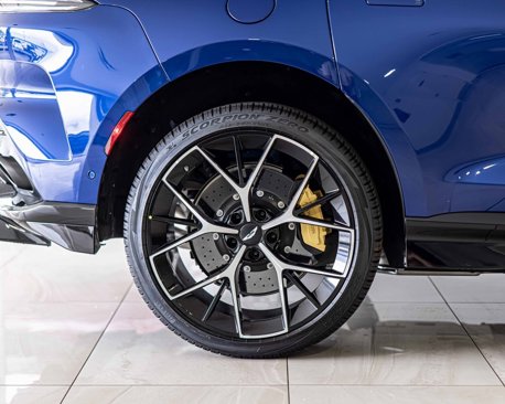 Used 2025 Aston Martin DBX 707 image 11
