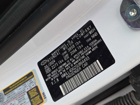 Certified 2025 Hyundai Elantra SE image 35