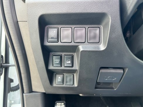 Used 2025 Nissan Frontier SV image 16