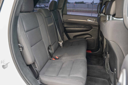 Used 2018 Jeep Grand Cherokee Laredo image 9