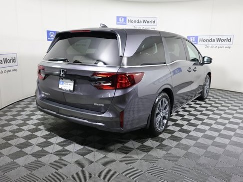 New 2026 Honda Odyssey Touring image 4