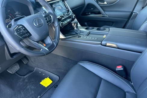 New 2025 Lexus LX 600 4WD w/ Luxury Package image 7
