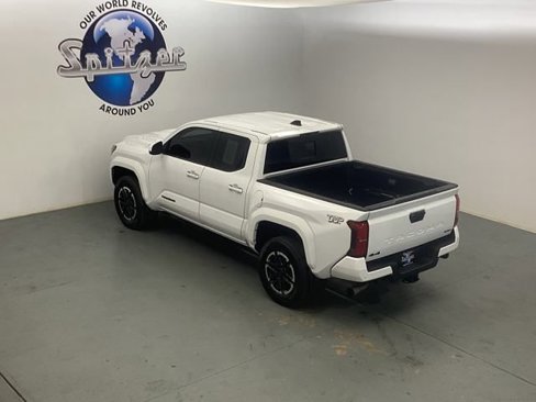 Used 2024 Toyota Tacoma TRD Sport w/ TRD Sport Upgrade Package image 14