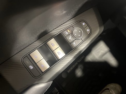 New 2025 Mitsubishi Outlander SEL image 21