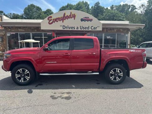 Used 2018 Toyota Tacoma SR5 image 2