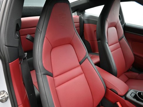 Certified 2025 Porsche 911 Carrera image 10