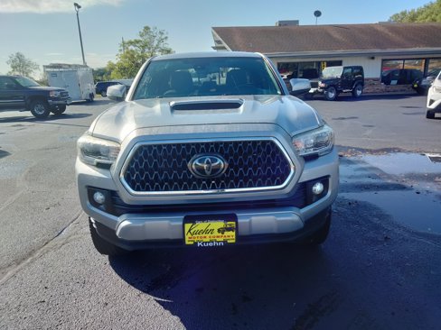 Used 2018 Toyota Tacoma TRD Sport image 3