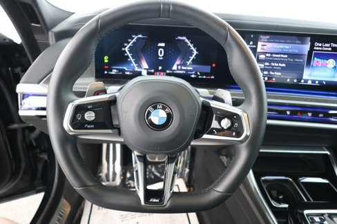 Used 2024 BMW 740i image 13