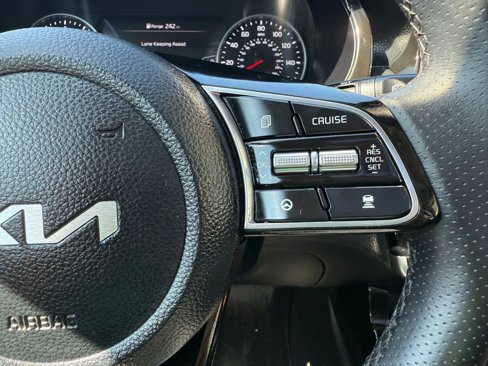 Used 2022 Kia Seltos SX w/ Sunroof Package image 31