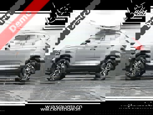New 2025 Volvo XC40 B5 Core image 38