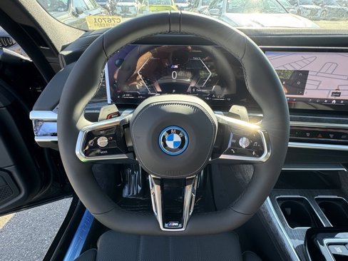 New 2026 BMW 750e xDrive image 17