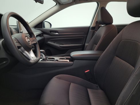 Used 2024 Nissan Altima 2.5 SV image 17