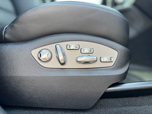 Used 2025 Porsche Macan GTS image 55
