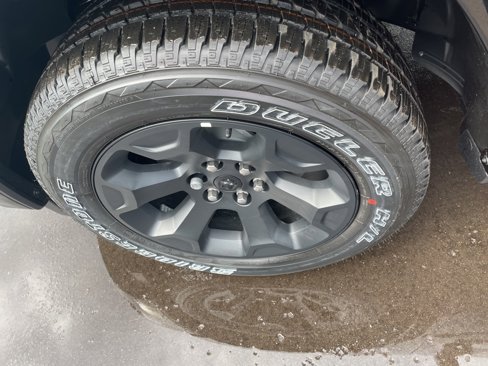 New 2026 RAM 1500 4x4 Crew Cab image 2