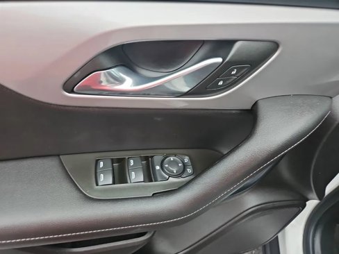 Used 2023 Chevrolet Blazer LT image 15