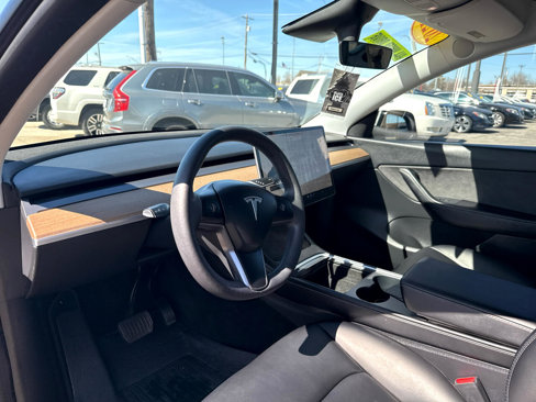 Used 2021 Tesla Model Y Long Range image 11